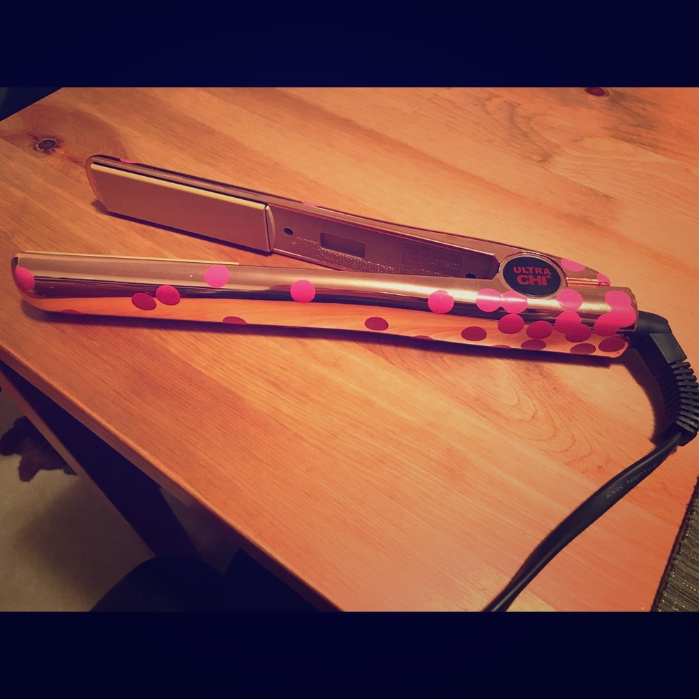 Ultra CHI straightener
